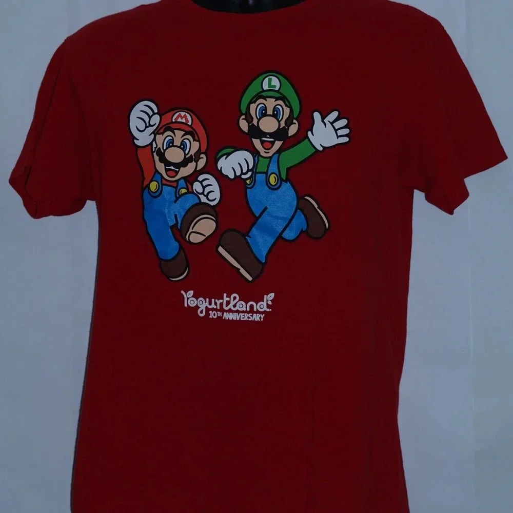 Super Mario Brothers Yoguartland t-shirt Size (M)